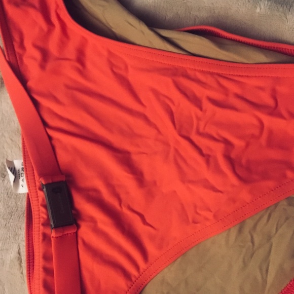 Orange bikini - Picture 3 of 5